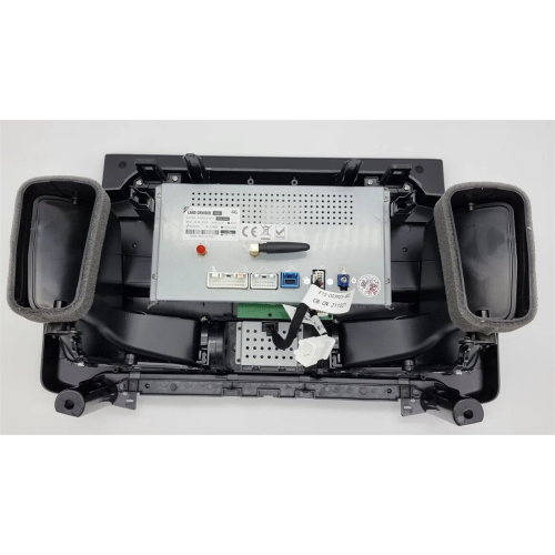 Штатная магнитола CarMedia MRW-3923 для Toyota Land Cruiser 200 2015-2021 + top на Android 10.0