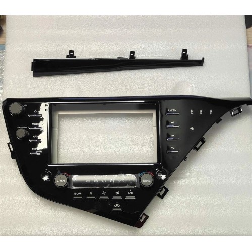 Штатная магнитола CarMedia SF-9695-N (с кнопками) для Toyota Camry V70 2018-2021 top на Android 10.0
