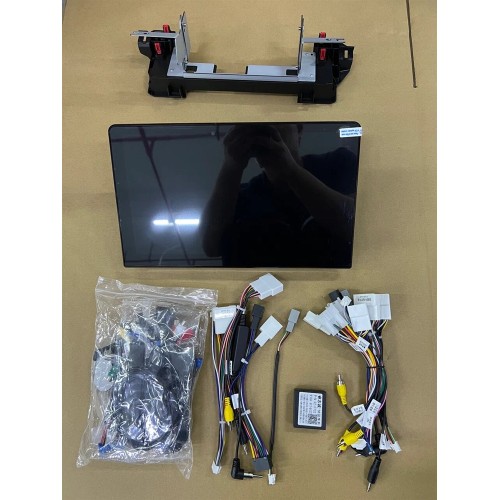 Штатная магнитола CarMedia HP-T1301 для Toyota Camry XV70 2021+ на Android 12.0