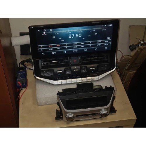 Штатная магнитола CarMedia ZH-T1604 для Toyota Land Cruiser 200 2015-2021 на Android 12.0