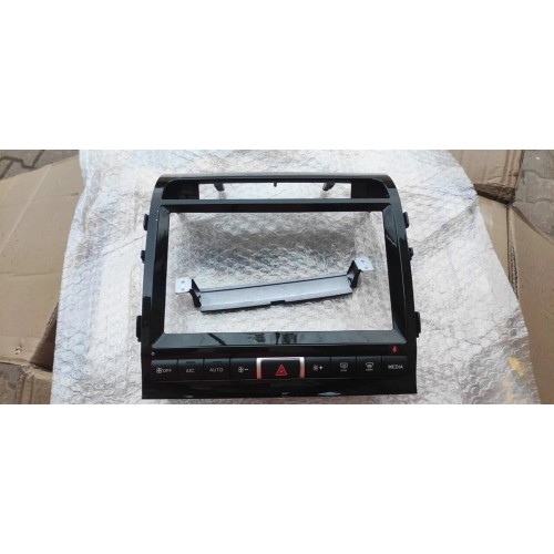 Штатная магнитола CarMedia SF-1620-3-A-Q для Toyota Land Cruiser 200 2007-2015 top на Android 10.0