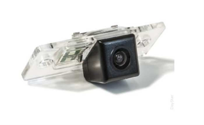 Камера заднего вида Daystar DS-9523C для VW Tiguan 2008-2013, Touareg 2002-2011 - фото 194836